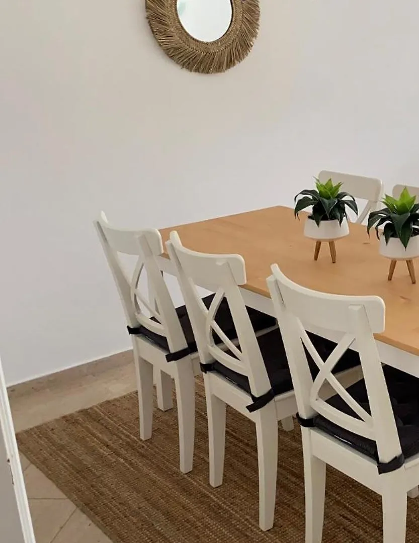Alto Club Apartments 알보르